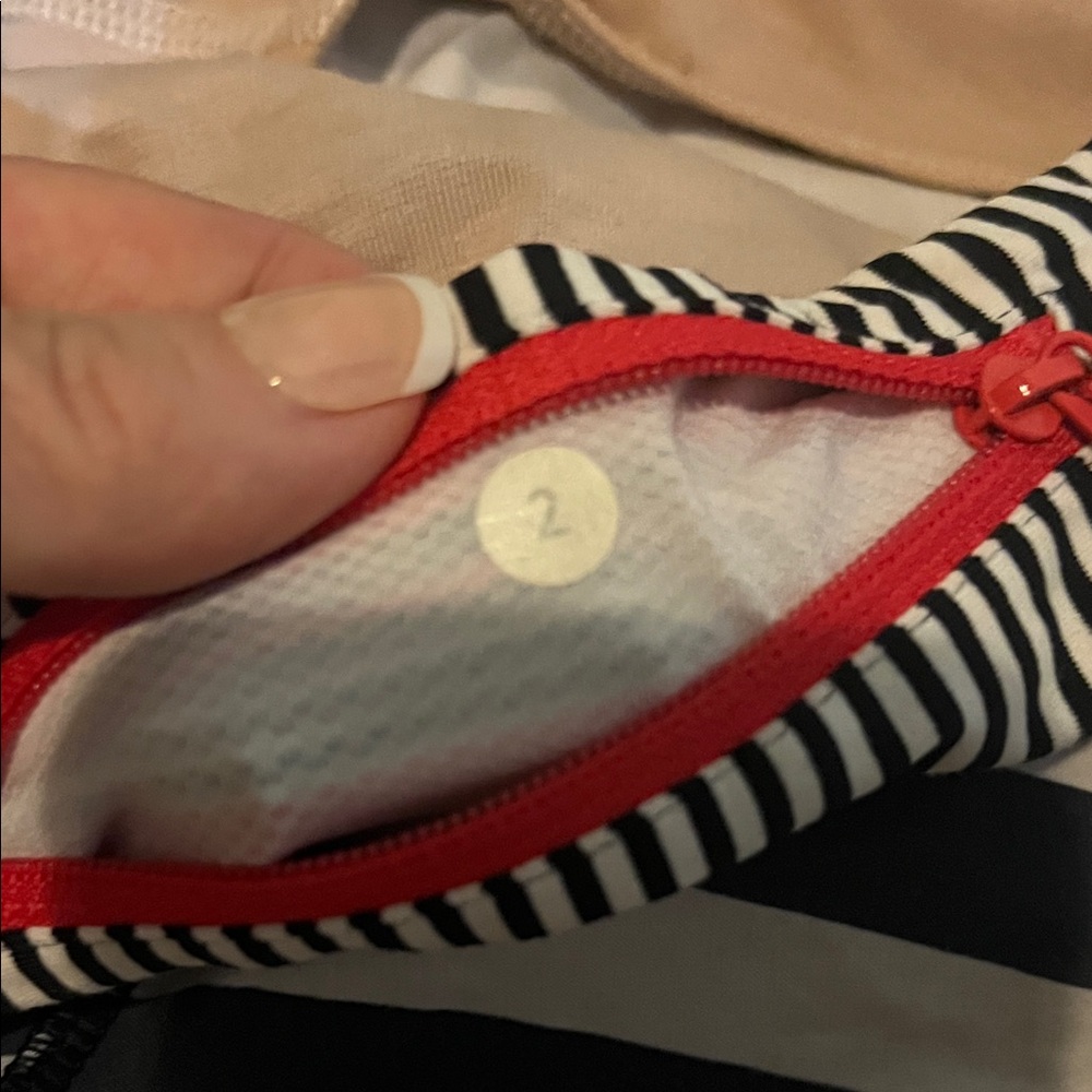 Lululemon zig zag speed shorts - Picture 3 of 4